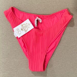 NWT! BECCA pink ribbed hipster swim bottoms. Sz L